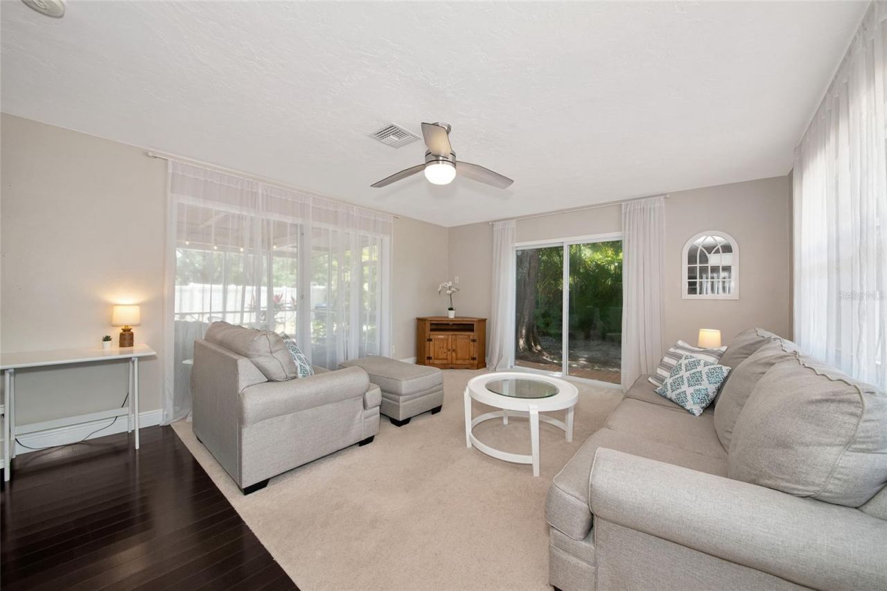 2363 Milford Circle, Sarasota, FL 34239 Photo