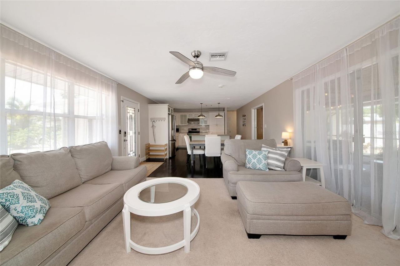 2363 Milford Circle, Sarasota, FL 34239 Photo