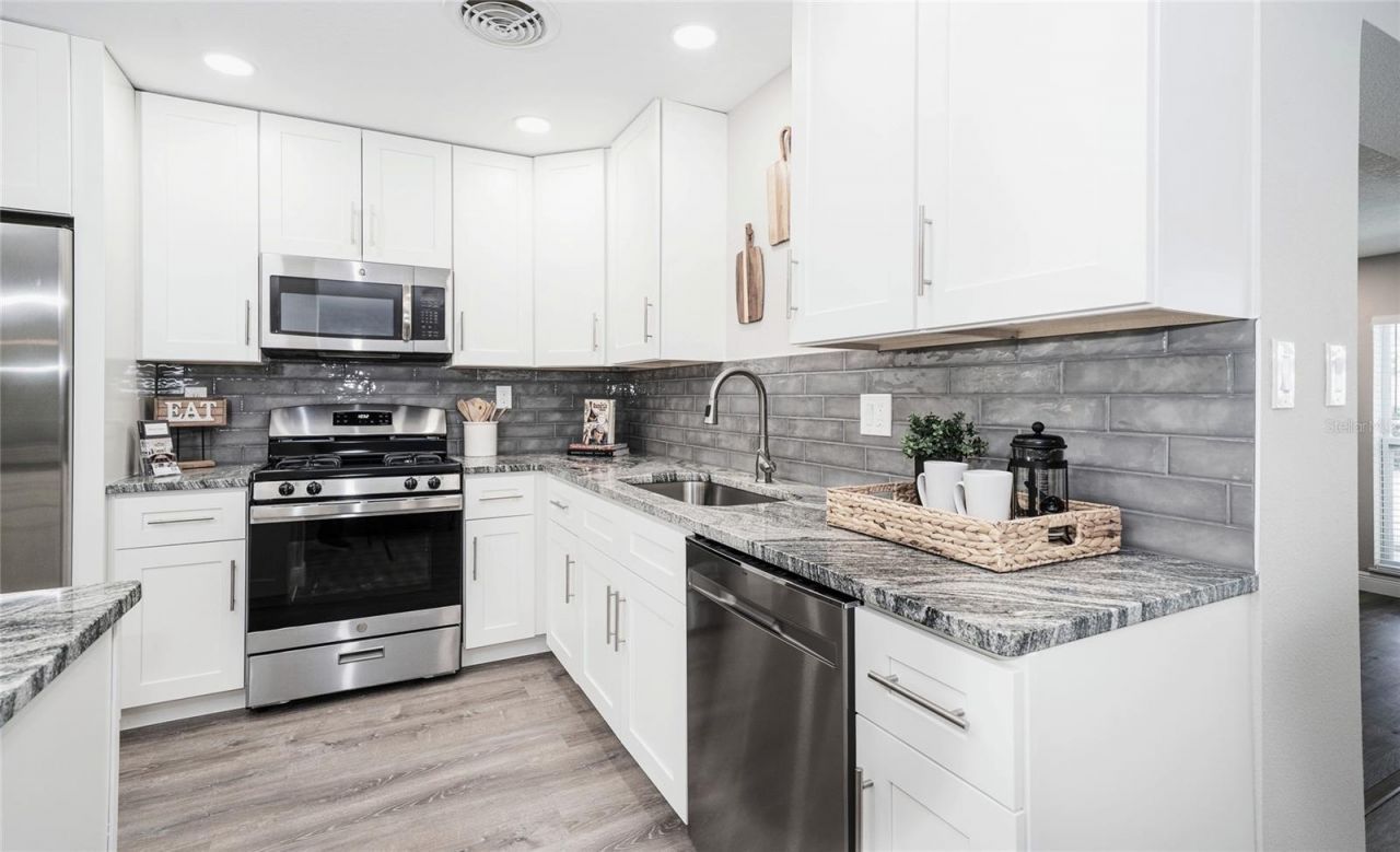 415 Mission Hills Avenue, Temple Terrace, FL 33617 Photo