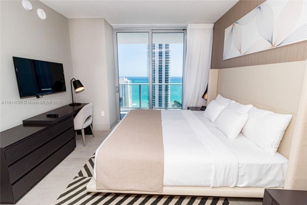 4010 S Ocean Dr, Unit R1905, Hollywood, FL 33019 Photo