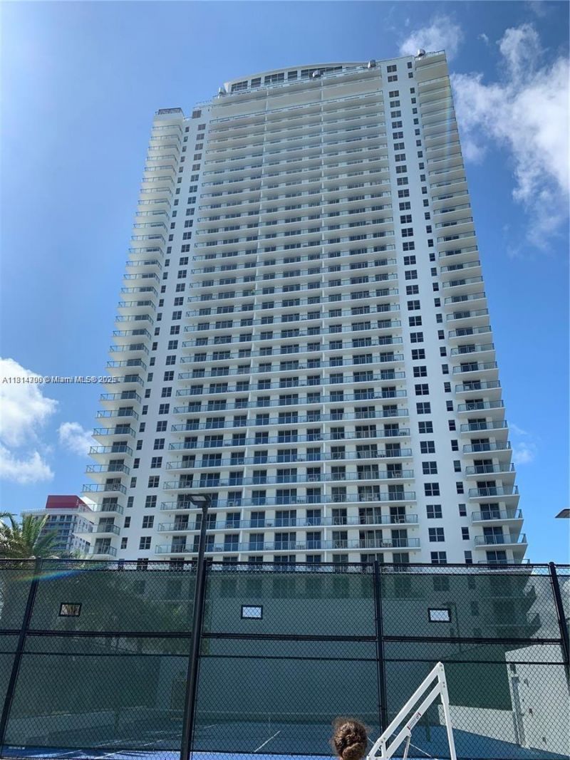 4010 S Ocean Dr, Unit R1905, Hollywood, FL 33019 Photo