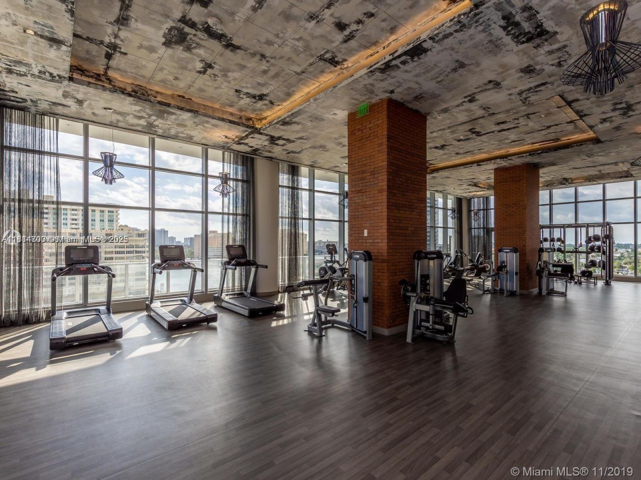 4010 S Ocean Dr, Unit R1905, Hollywood, FL 33019 Photo