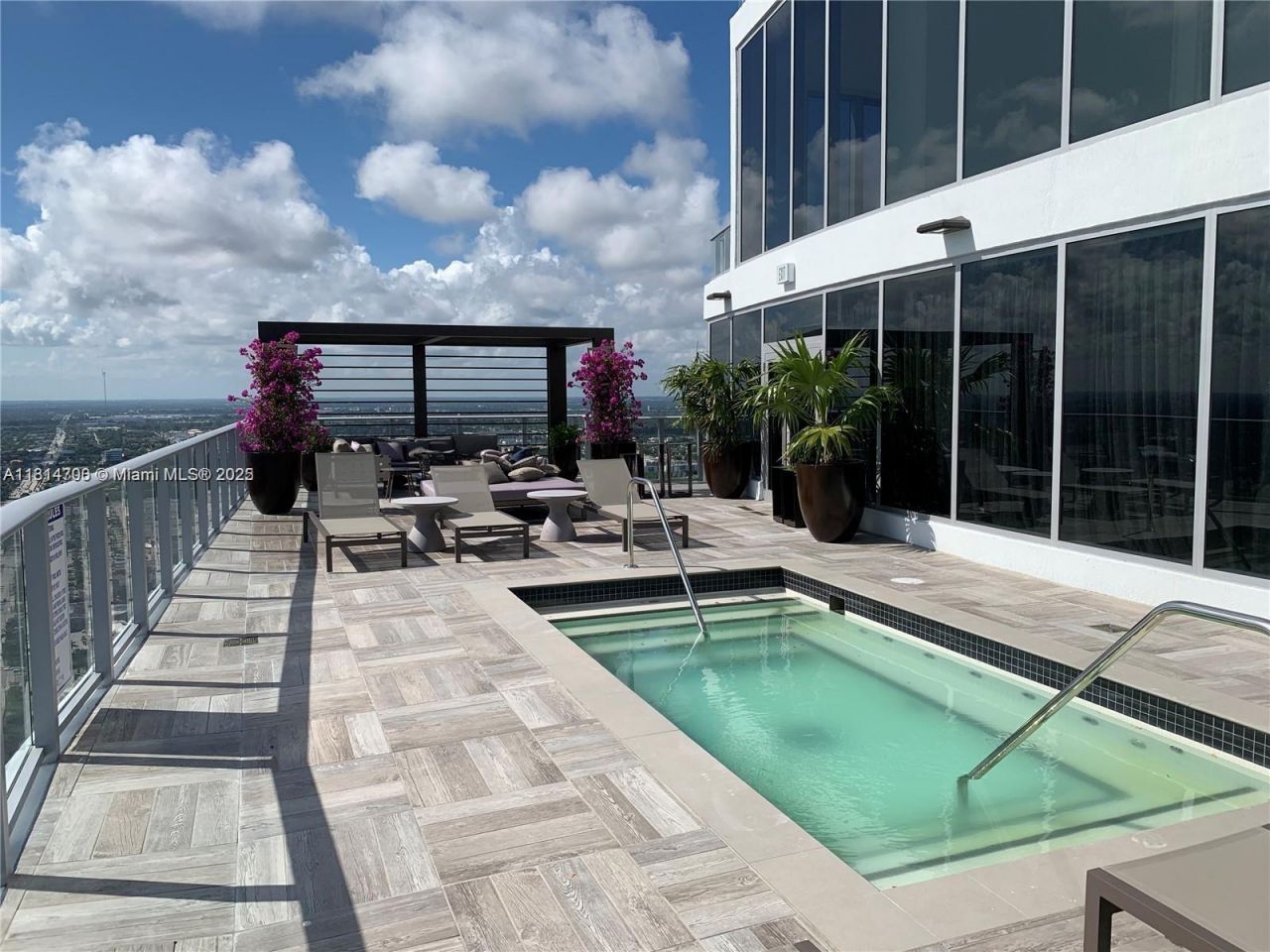 4010 S Ocean Dr, Unit R1905, Hollywood, FL 33019 Photo