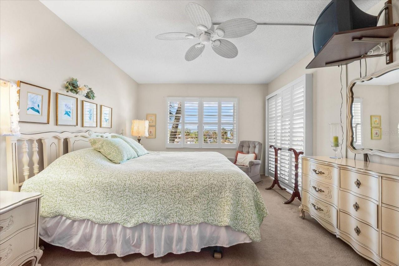 5600 Beach Way Drive, Unit 201, Sarasota, FL 34242 Photo