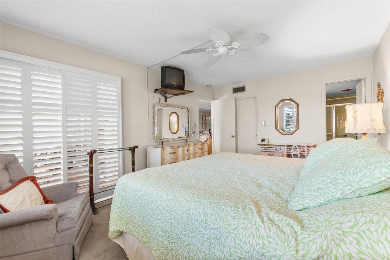 5600 Beach Way Drive, Unit 201, Sarasota, FL 34242 Photo