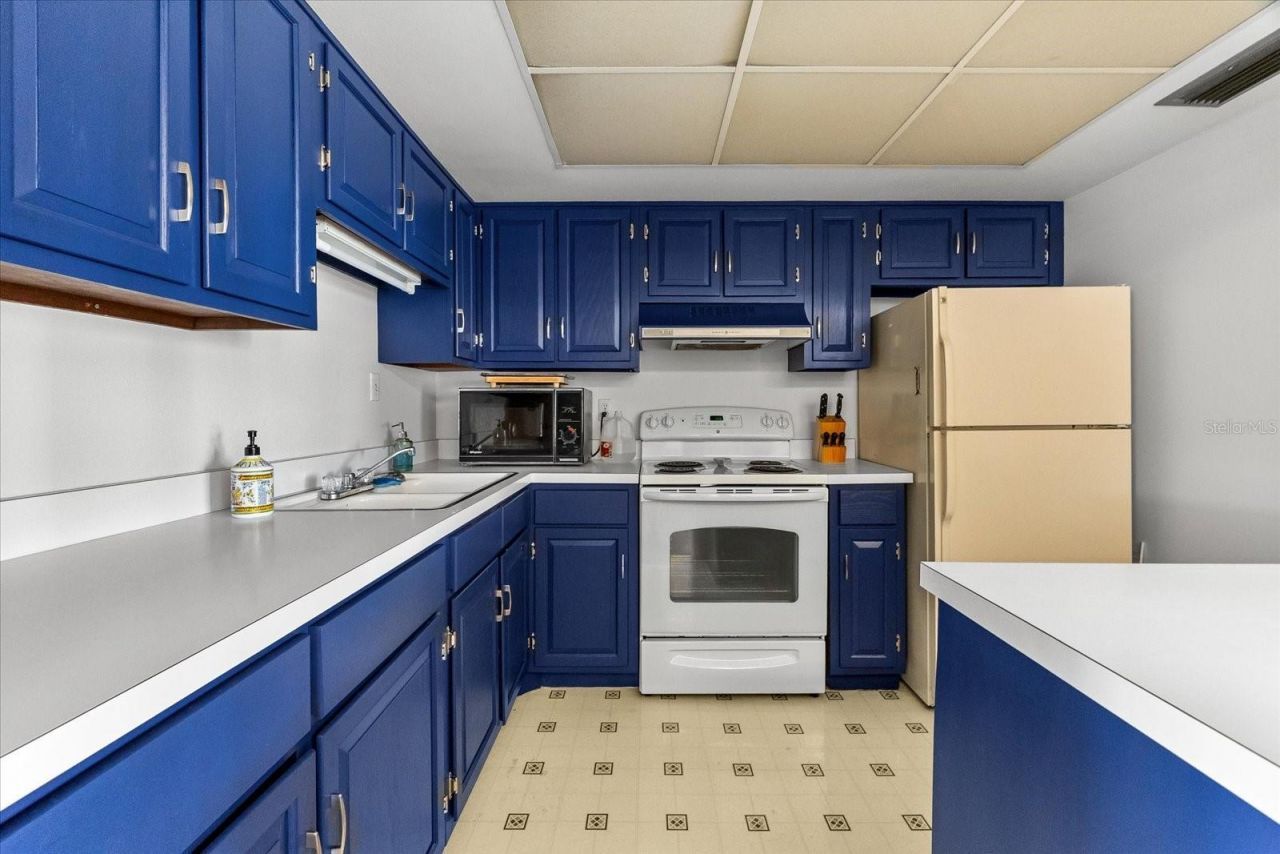 5600 Beach Way Drive, Unit 201, Sarasota, FL 34242 Photo