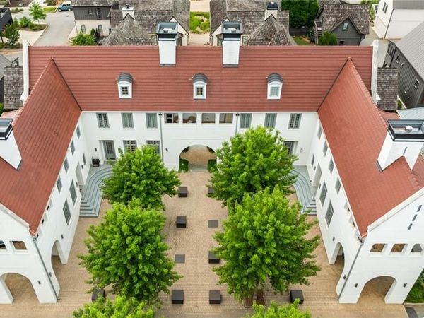 11277 Serenbe Lane, Chattahoochee Hills, GA 30268