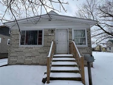 1723 Maine Street, Saginaw, MI 48602