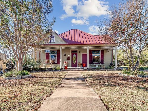 303 W Austin ST, Fredericksburg, TX 78624