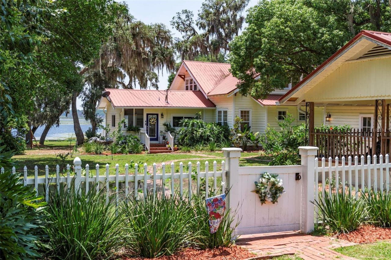 561 SE Lakeview Drive, Keystone Heights, FL 32656 Photo