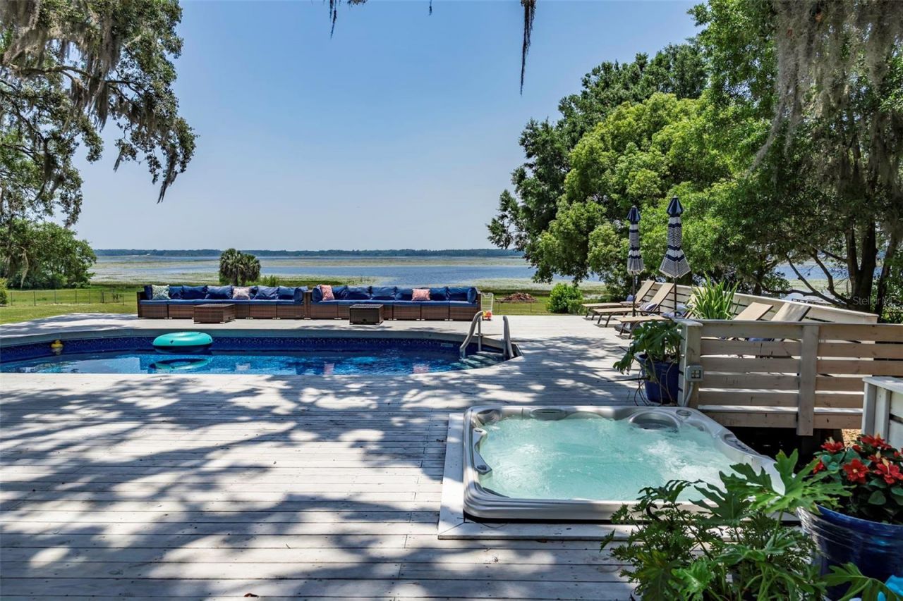 561 SE Lakeview Drive, Keystone Heights, FL 32656 Photo