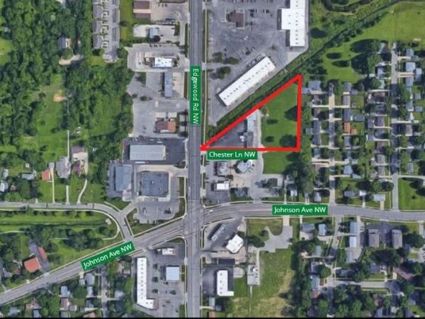 327 NW Edgewood Road, Cedar Rapids, IA 52405