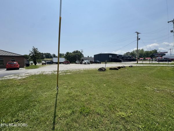 2527 Jacksboro Pike, Jacksboro, TN 37757