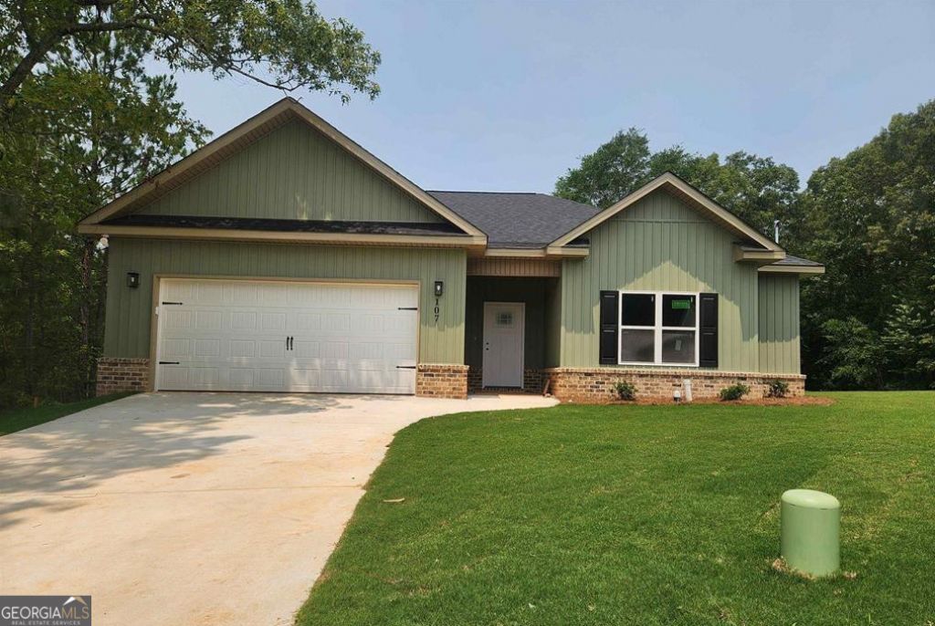 107 Silver Maple Court, Byron, GA 31008 Main Photo