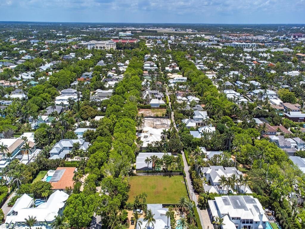 140 2nd Ave N, Naples, FL 34102 Photo