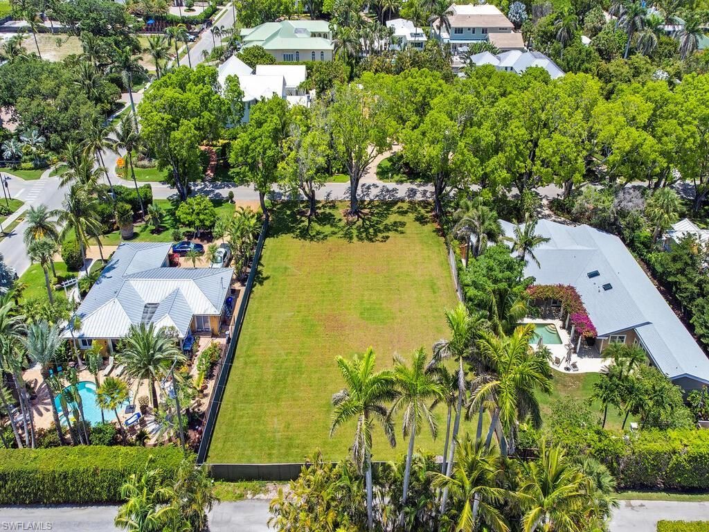 140 2nd Ave N, Naples, FL 34102 Photo