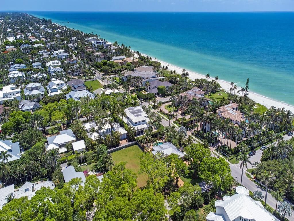 140 2nd Ave N, Naples, FL 34102 Photo