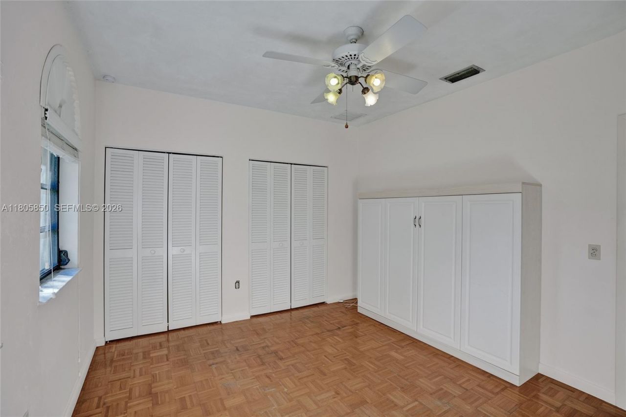 65 NE 152nd St, Miami, FL 33162 Photo