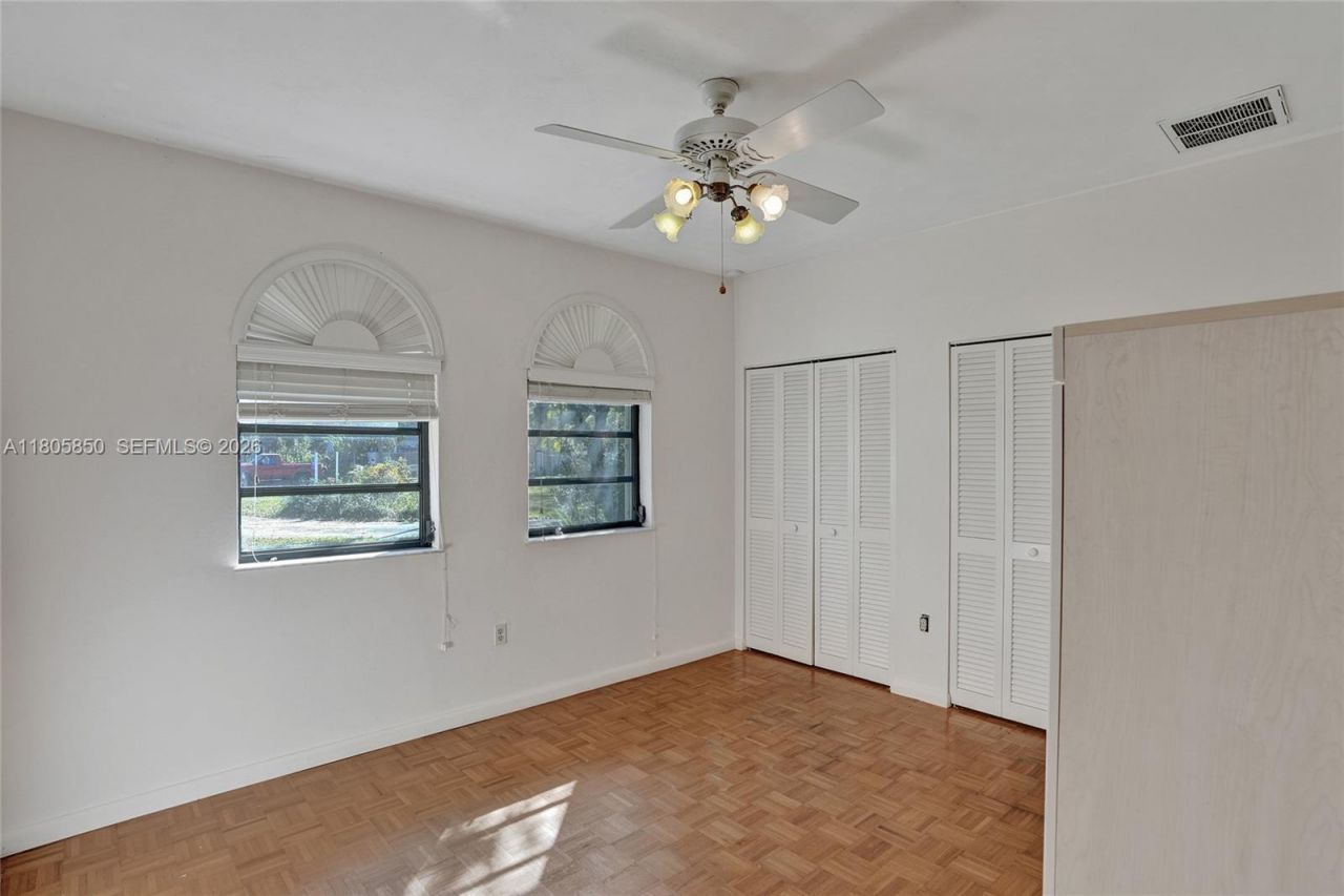 65 NE 152nd St, Miami, FL 33162 Photo