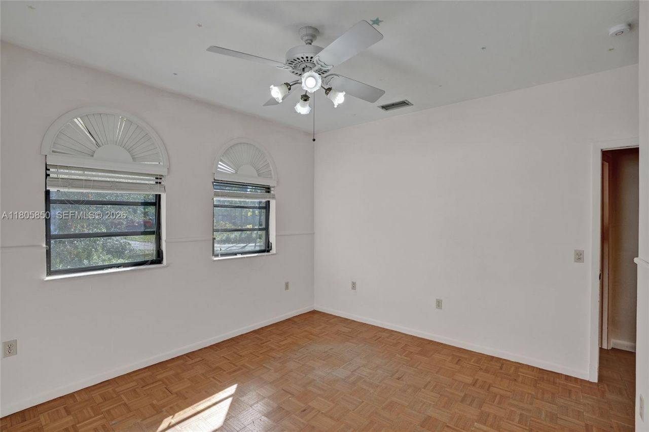 65 NE 152nd St, Miami, FL 33162 Photo