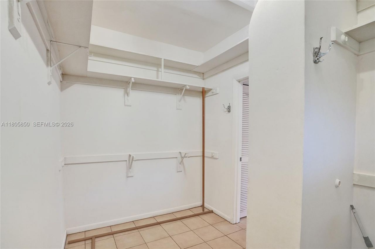 65 NE 152nd St, Miami, FL 33162 Photo