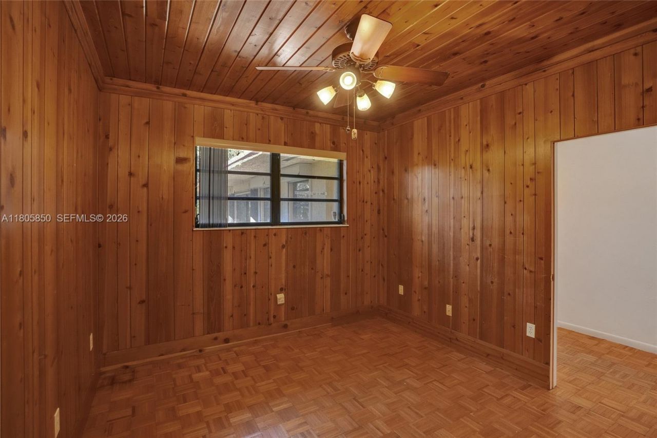 65 NE 152nd St, Miami, FL 33162 Photo