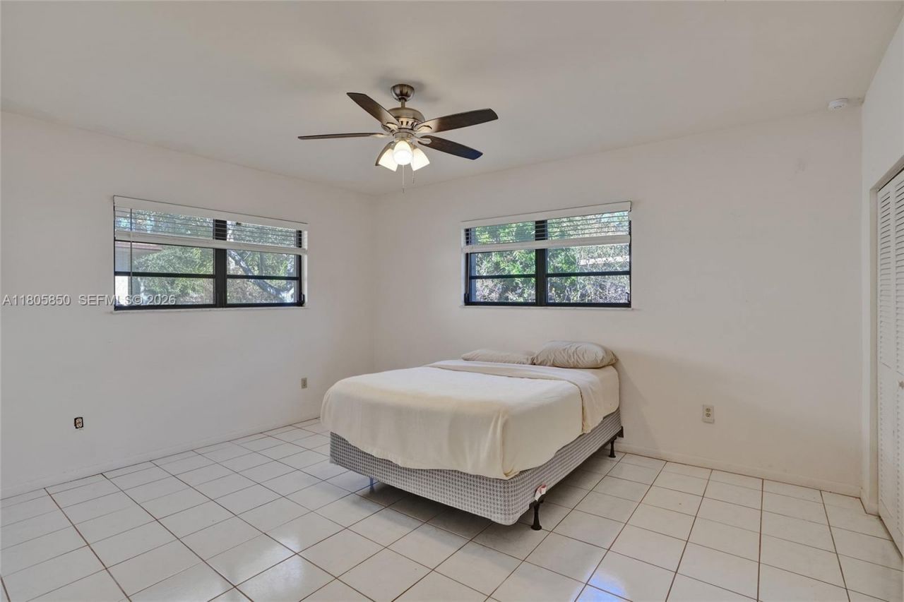 65 NE 152nd St, Miami, FL 33162 Photo