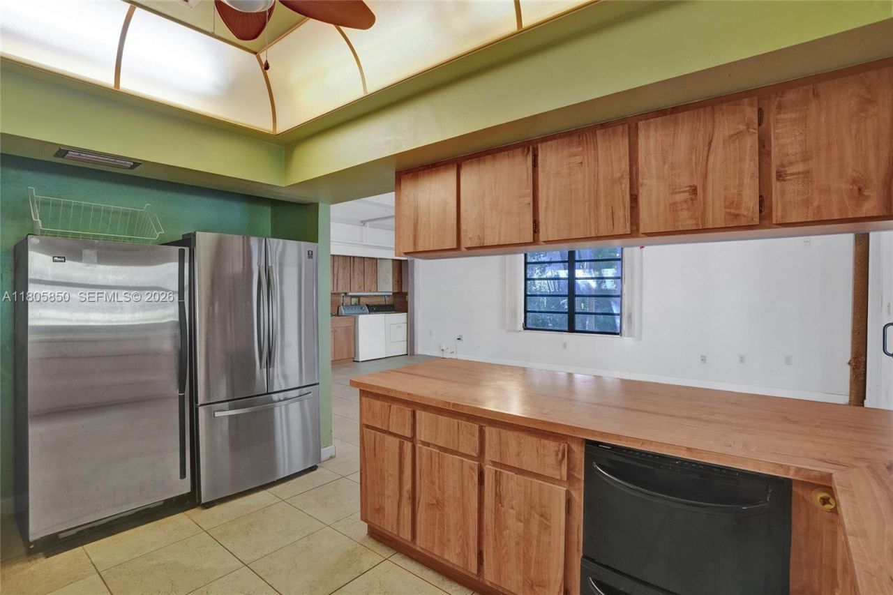 65 NE 152nd St, Miami, FL 33162 Photo