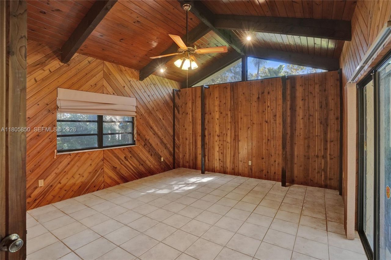 65 NE 152nd St, Miami, FL 33162 Photo