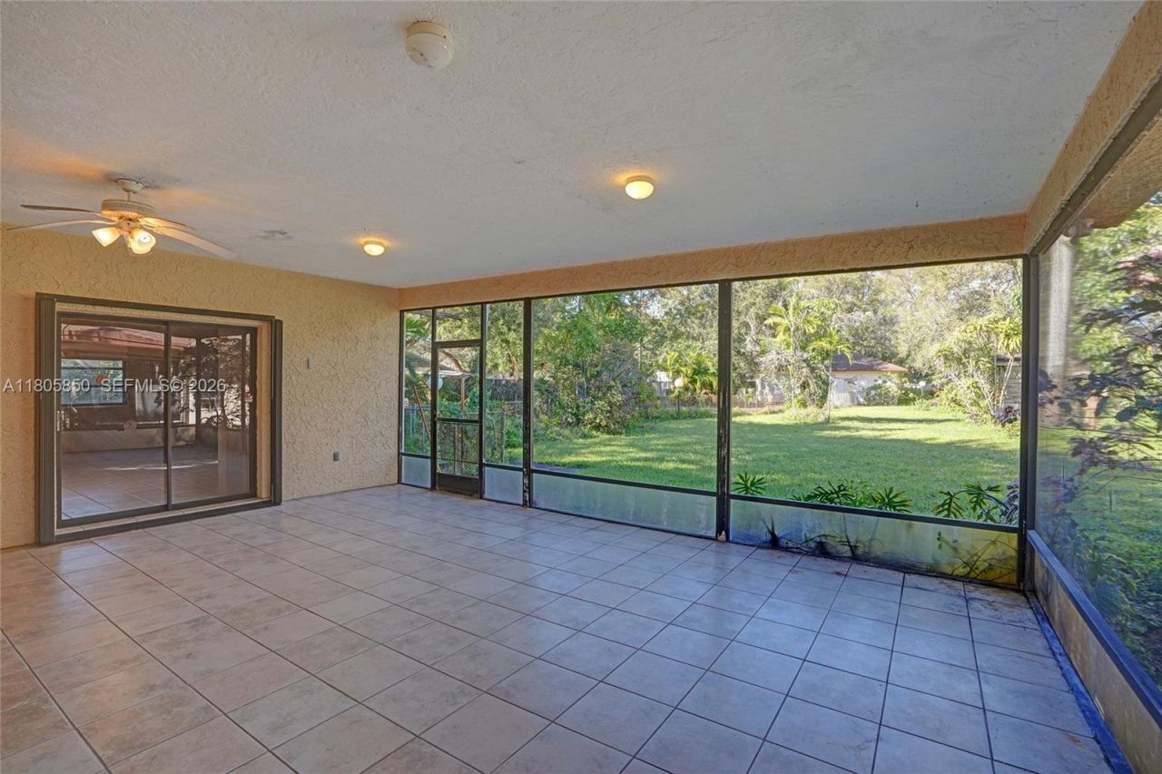 65 NE 152nd St, Miami, FL 33162 Photo