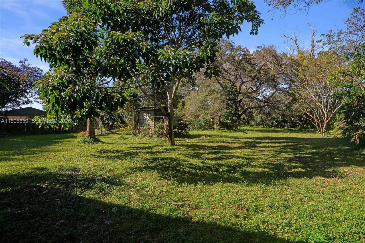 65 NE 152nd St, Miami, FL 33162 Photo