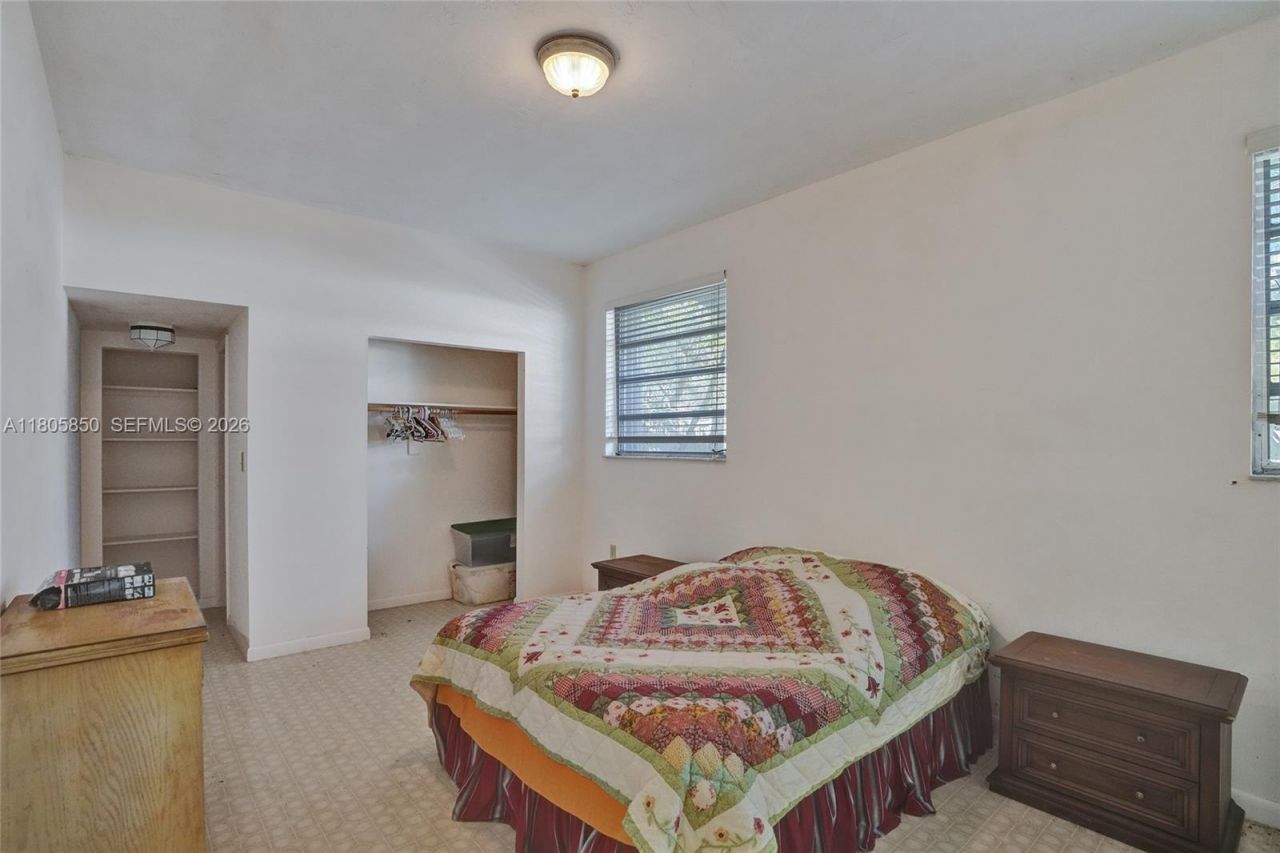 65 NE 152nd St, Miami, FL 33162 Photo