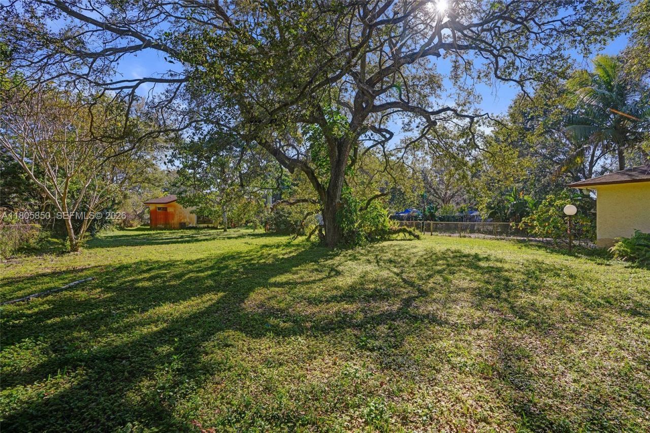 65 NE 152nd St, Miami, FL 33162 Photo