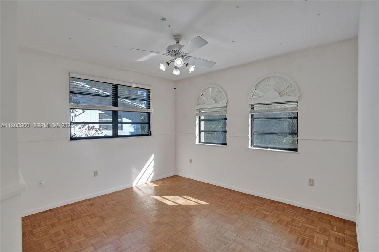 65 NE 152nd St, Miami, FL 33162 Photo