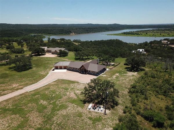 195 Chimney Cove DR, Marble Falls, TX 78654
