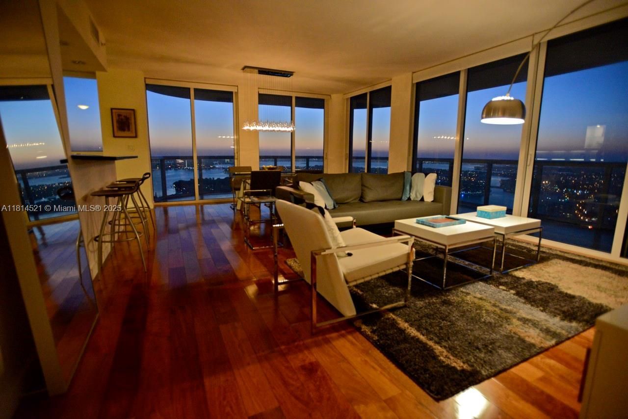 6365 Collins Ave, Unit 3908, Miami Beach, FL 33141 Photo