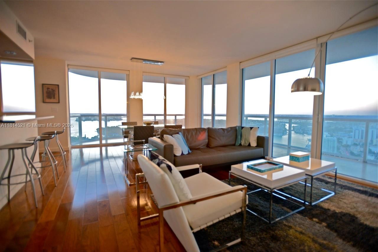 6365 Collins Ave, Unit 3908, Miami Beach, FL 33141 Photo