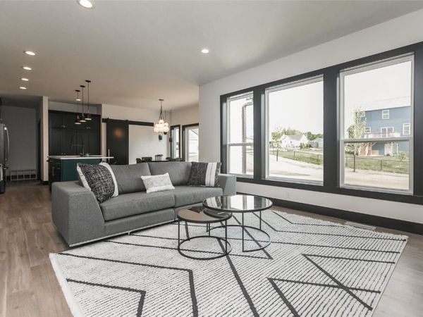 2027 Royal Oak Ridge, Marion, IA 52302