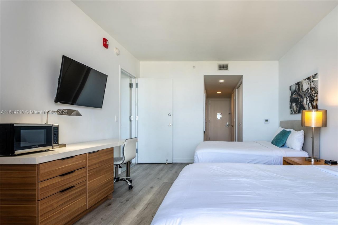 2602 E Hallandale Beach Blvd, Unit R2004, Hallandale Beach, FL 33009 Photo