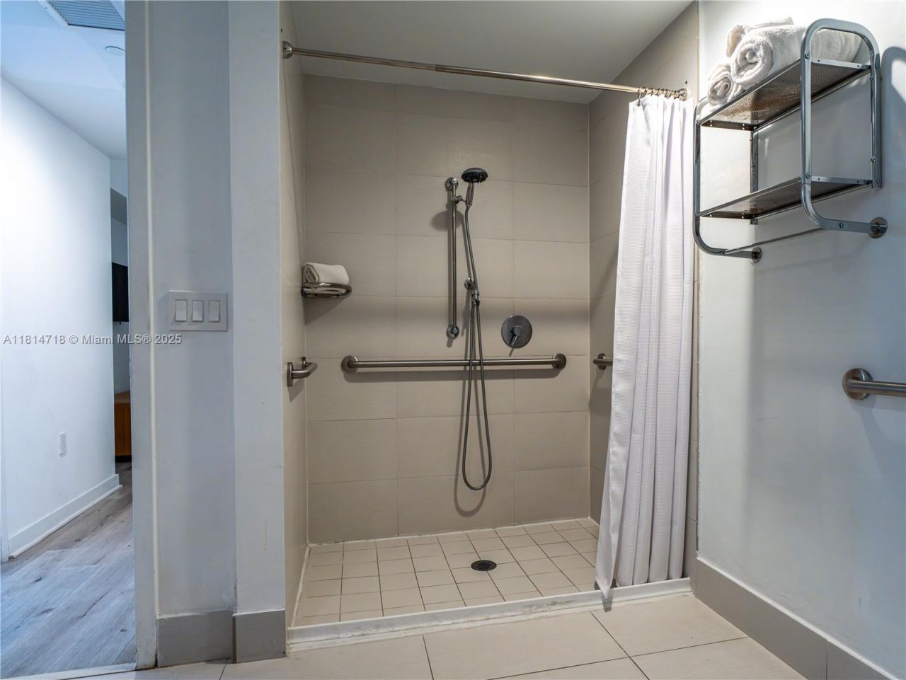 2602 E Hallandale Beach Blvd, Unit R2004, Hallandale Beach, FL 33009 Photo