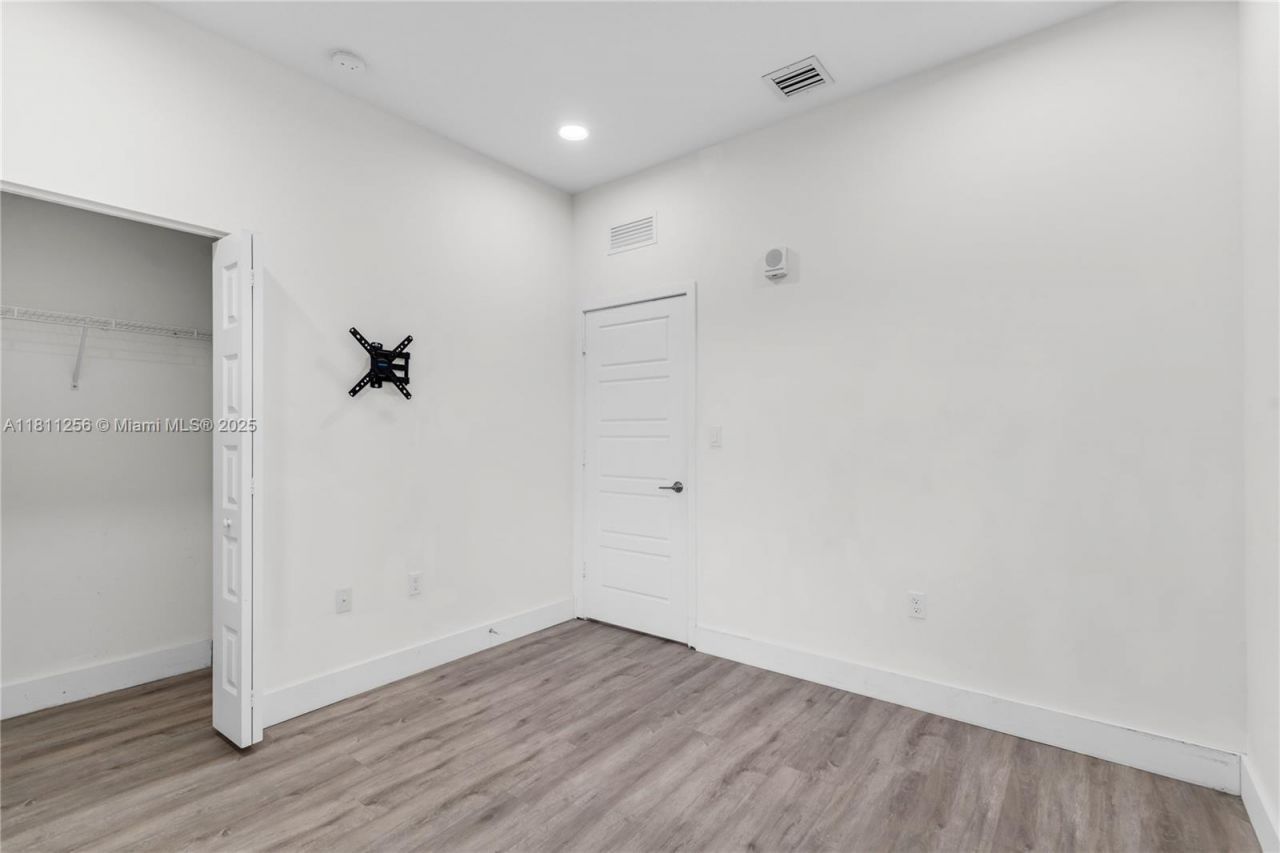 8005 NW 104th Ave, Unit 24, Doral, FL 33178 Photo