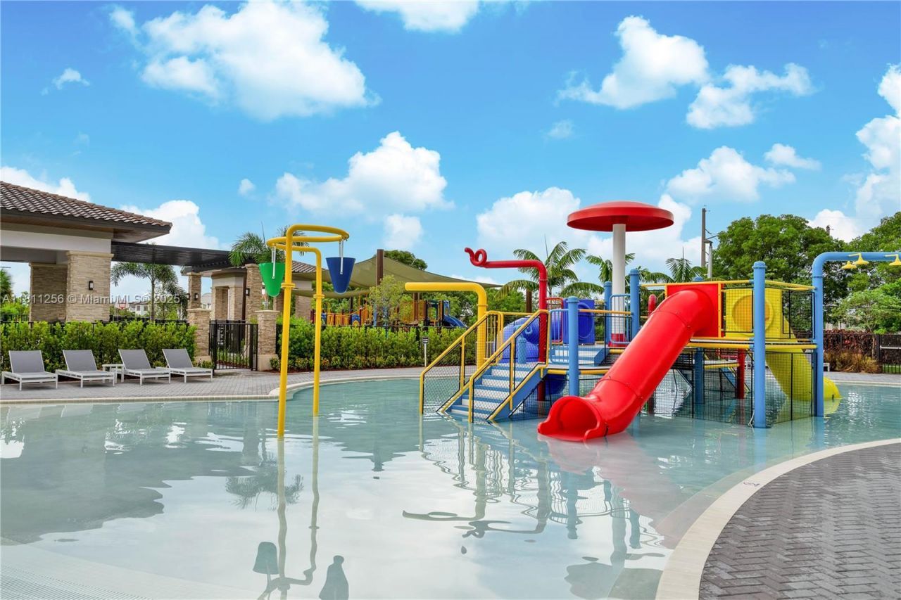 8005 NW 104th Ave, Unit 24, Doral, FL 33178 Photo