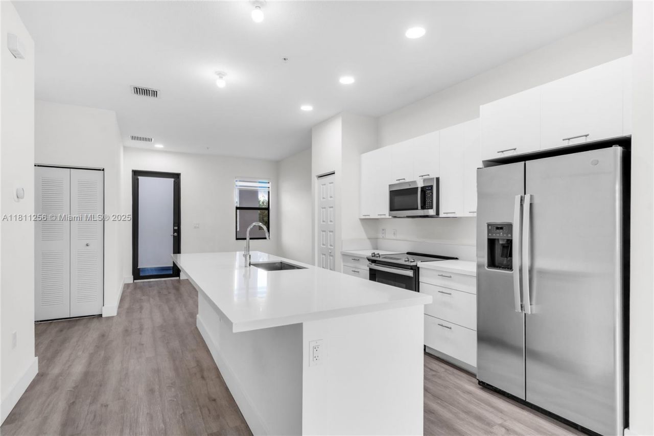 8005 NW 104th Ave, Unit 24, Doral, FL 33178 Photo