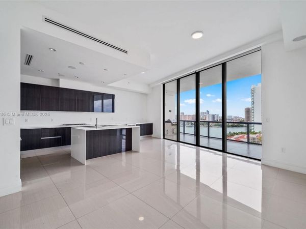 3250 NE 188th St, Unit LPH07, Aventura, FL 33180