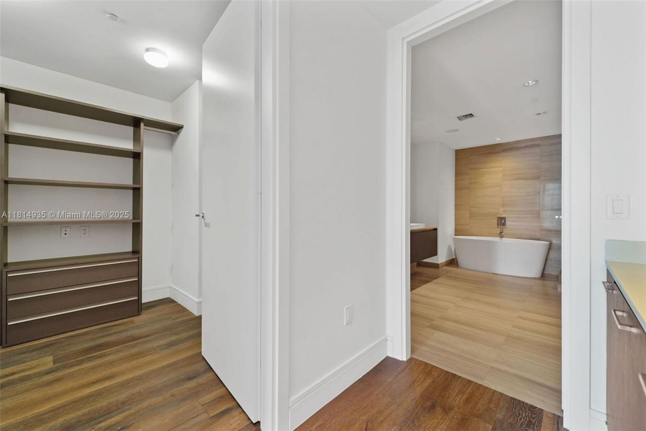 3250 NE 188th St, Unit LPH07, Aventura, FL 33180 Photo