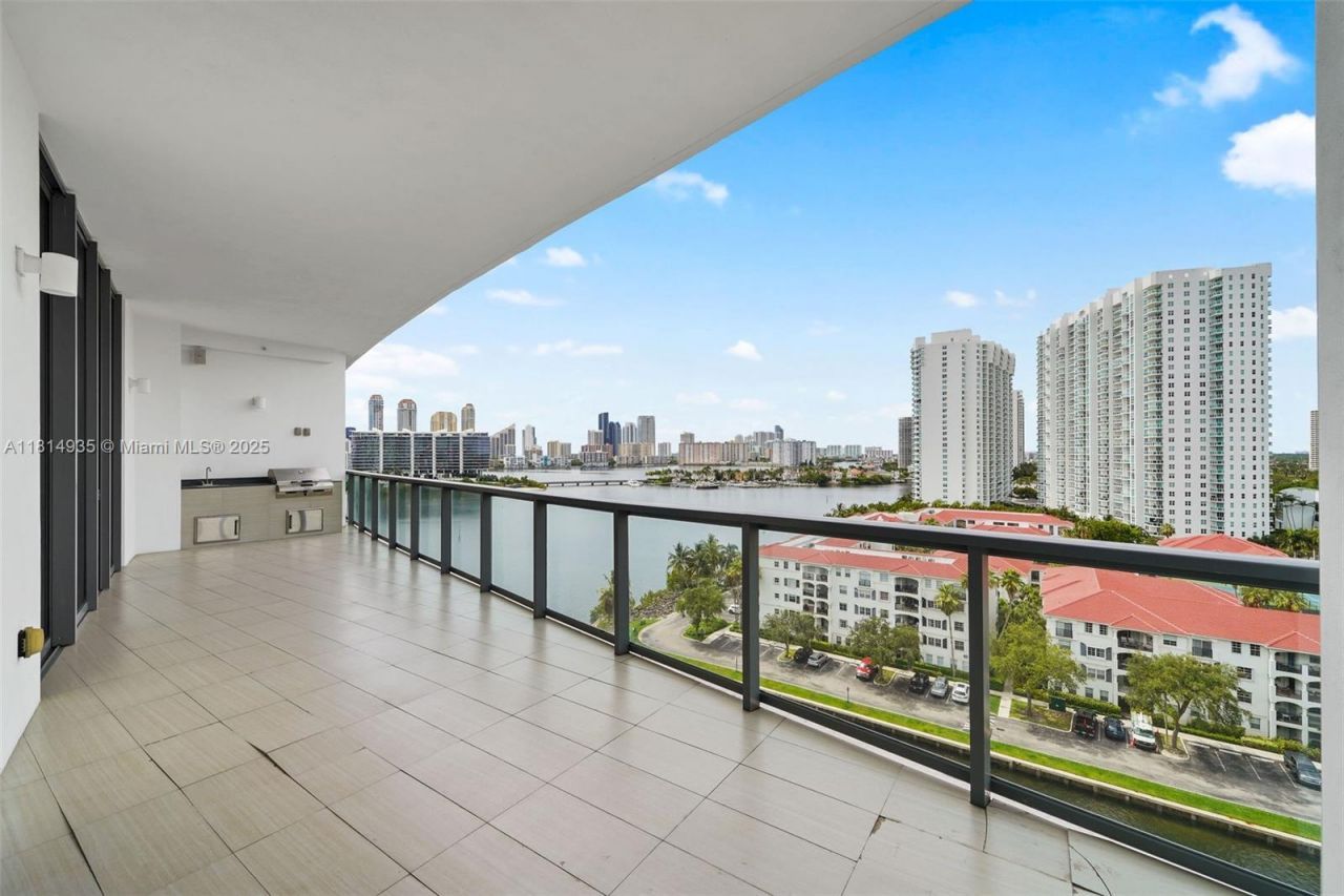 3250 NE 188th St, Unit LPH07, Aventura, FL 33180 Photo