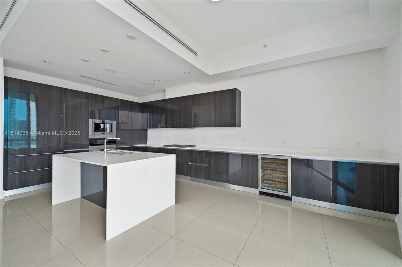 3250 NE 188th St, Unit LPH07, Aventura, FL 33180 Photo