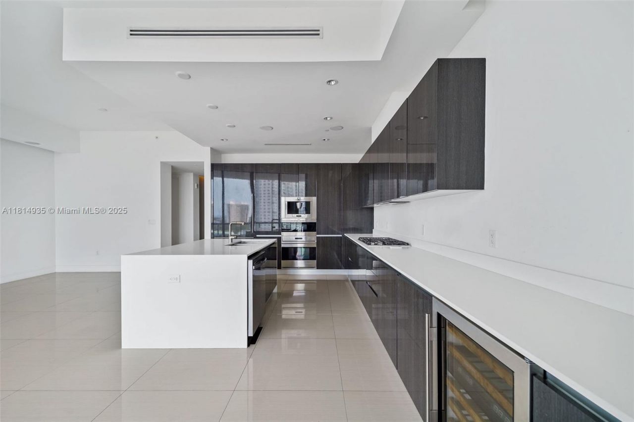 3250 NE 188th St, Unit LPH07, Aventura, FL 33180 Photo