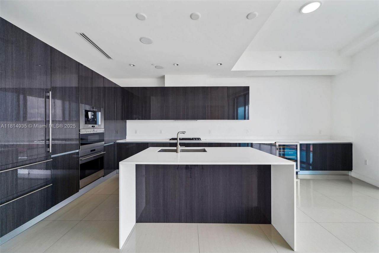 3250 NE 188th St, Unit LPH07, Aventura, FL 33180 Photo