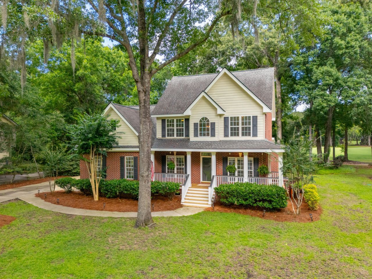 5195 Forest Oaks Drive Photo 2